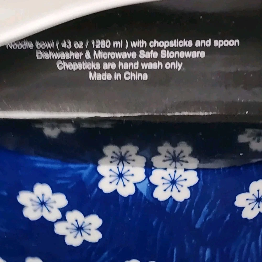 SH Home Blue Floral‎ Ceramic Ramen Noodle Bowl 43oz With Chopsticks And Spoons